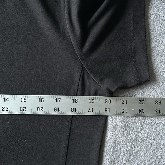 The North Face | Womens Black Short Sleeve Vapor Wicking Logo Tshirt - Size L - Picture 6 of 7